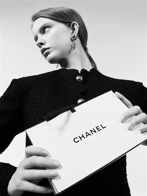 chanel customer service number